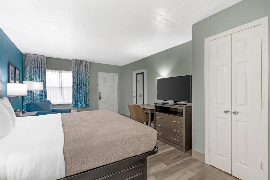 Quality Inn Bradenton North I-75 photo