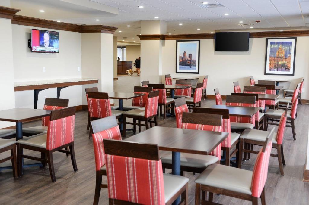Comfort Inn & Suites Event Center photo