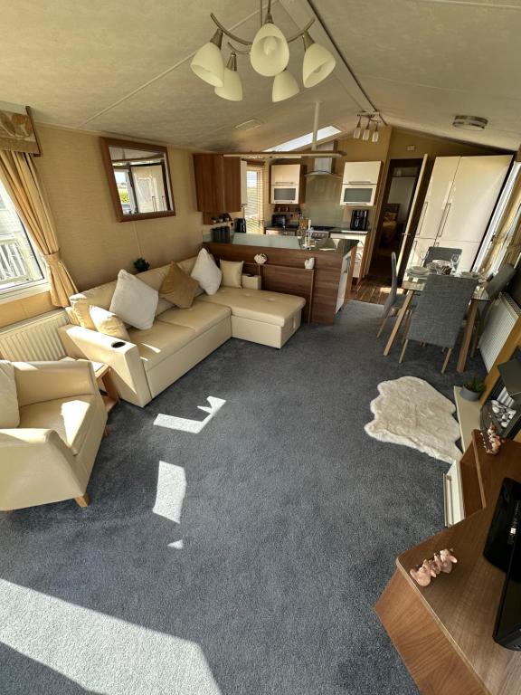 Χώρος καθιστικού στο 6 berth Waterside Ingoldmells Skegness L35 SANTANAVAN 14