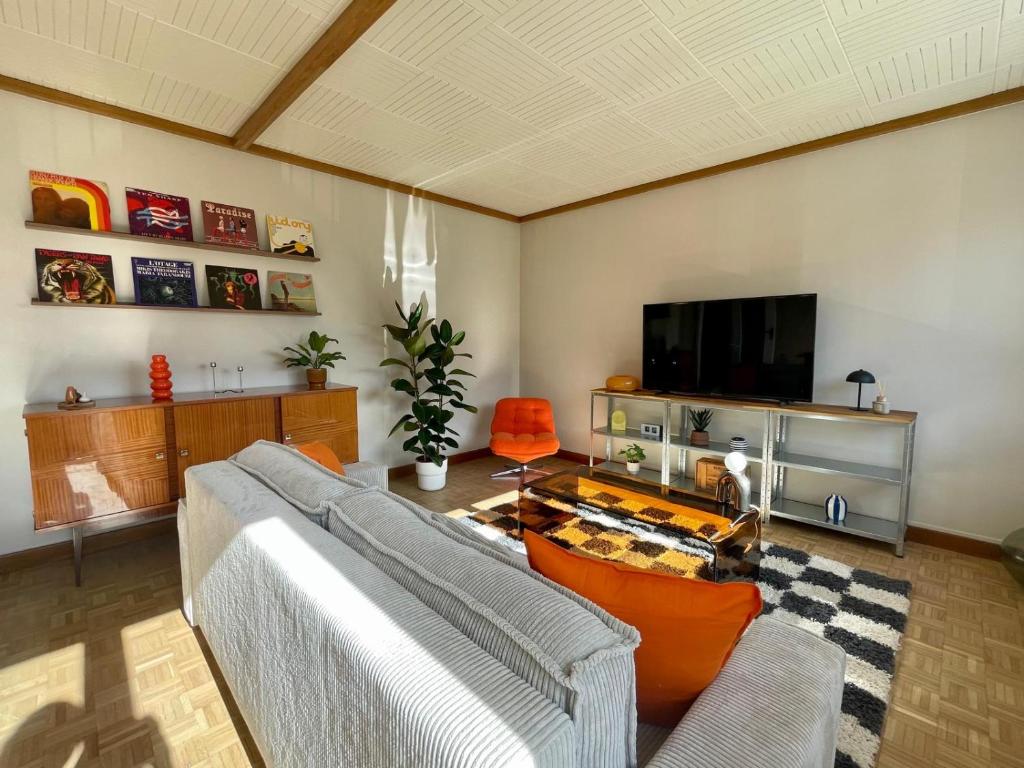 Mid Century - 3 bedrooms - Parking - 6 people