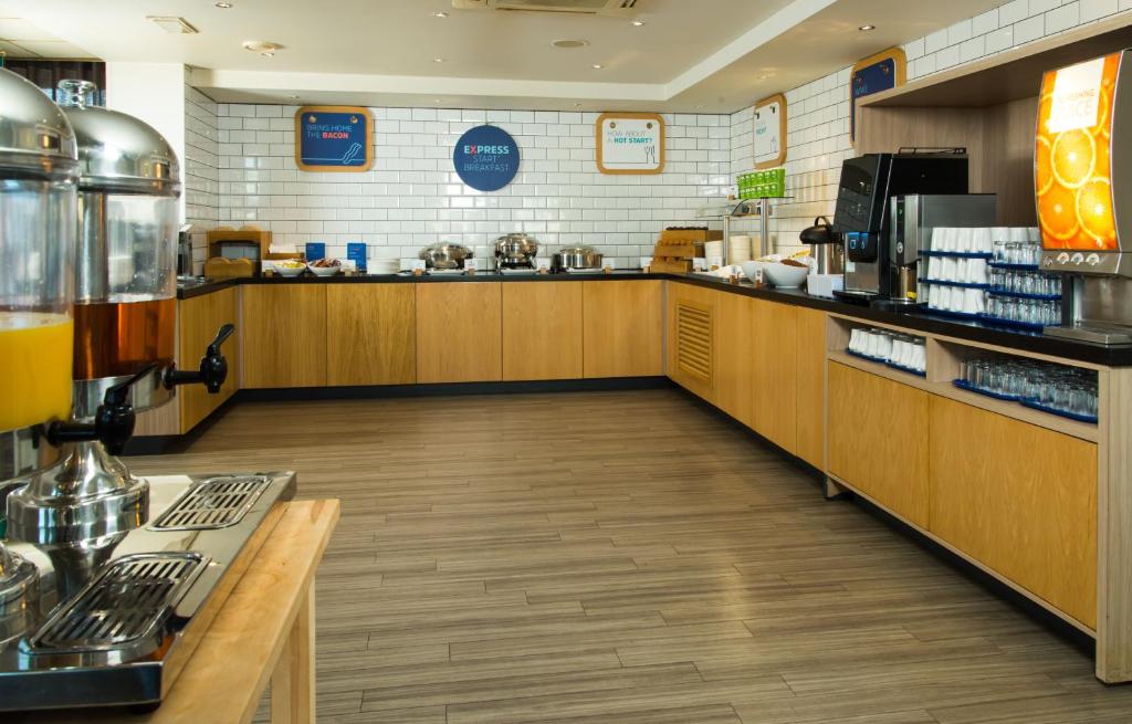 Holiday Inn Express Bath by IHG - Resim 30