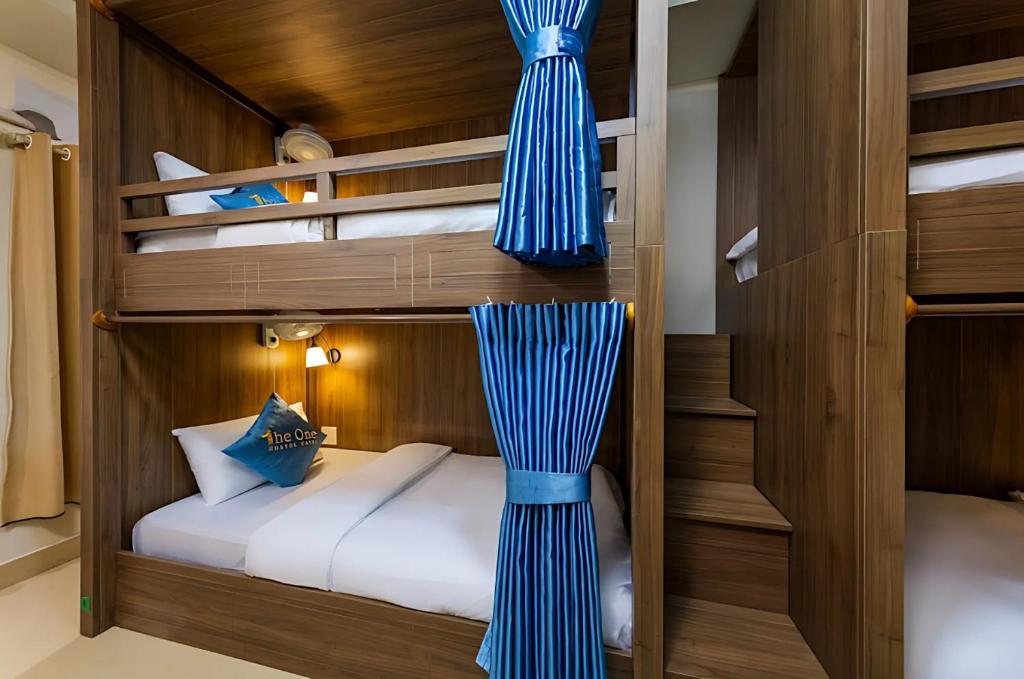 The One Hostel & Rooftop Bar Catba - 17