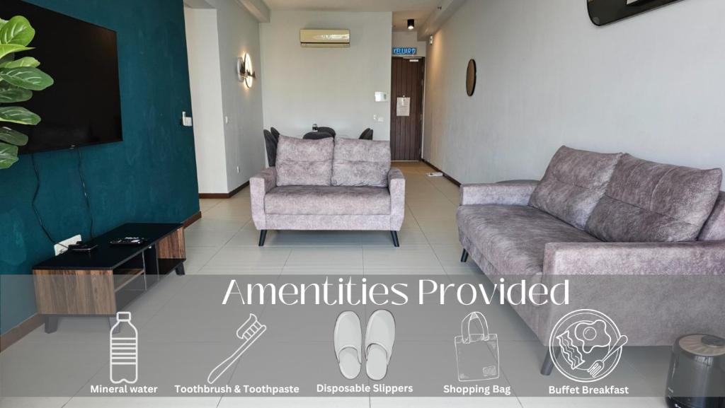 Khu vực ghế ngồi tại Family Seaview Suite with 3 Rooms by The Only Bnb