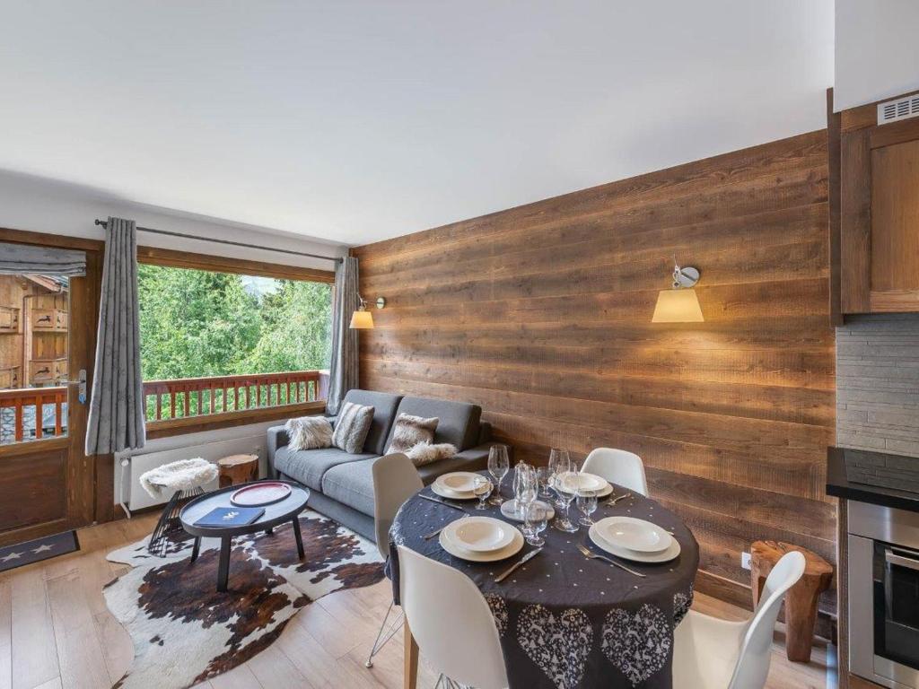 Appartement rénové 4 pers à 100m des pistes avec balcon et parking