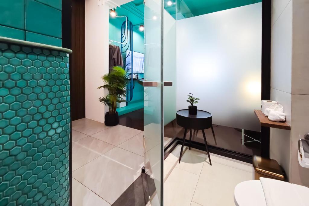 CRIMSON SERIES - Boutique Hotel & Wine Bar - Resim 3