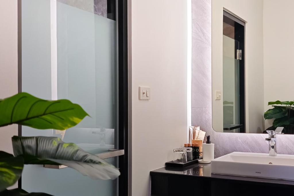 CRIMSON SERIES - Boutique Hotel & Wine Bar - Resim 33