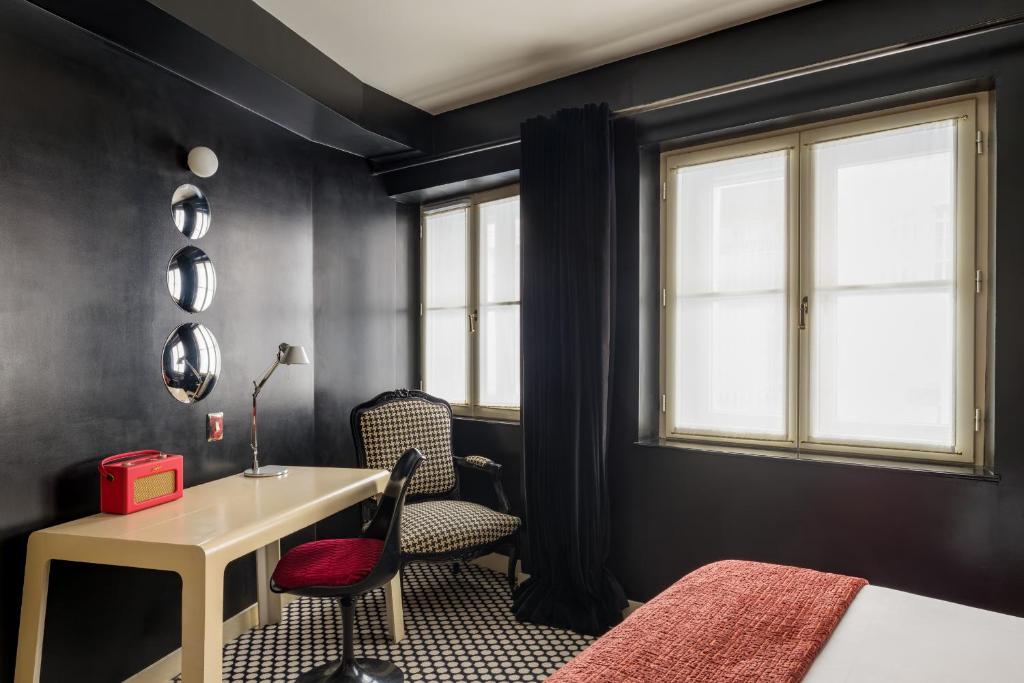 Hôtel du Petit Moulin, Haute Couture hotel by Lacroix - 2