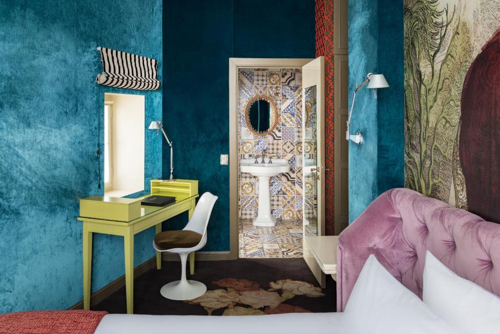 Hôtel du Petit Moulin, Haute Couture hotel by Lacroix - 7