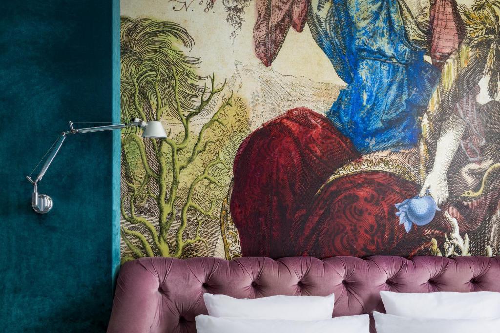 Hôtel du Petit Moulin, Haute Couture hotel by Lacroix - 5