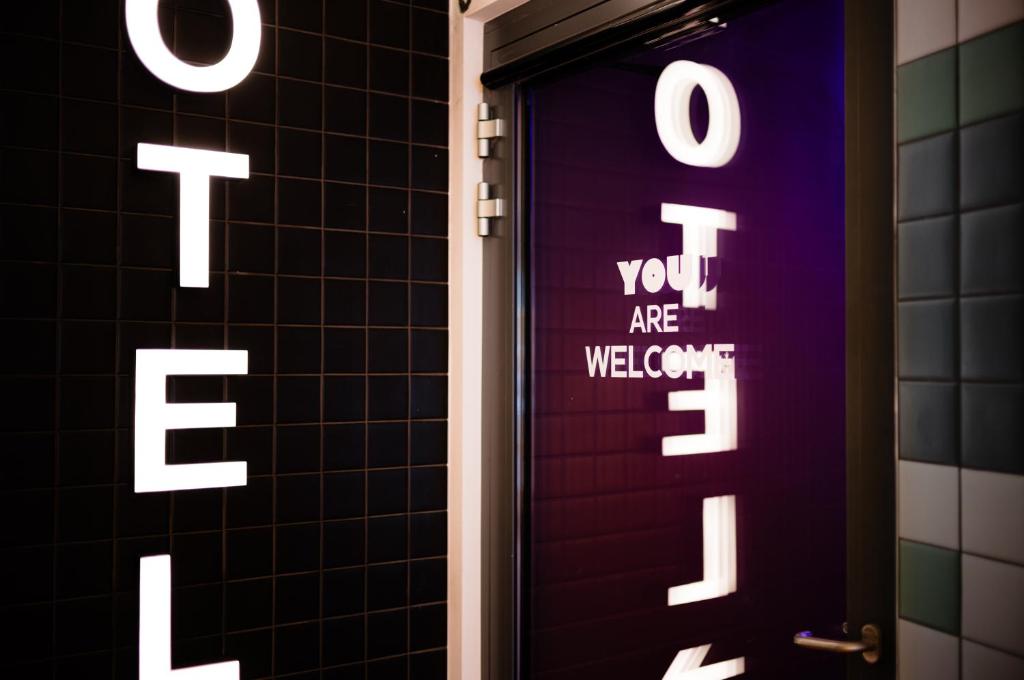 You Hotel Budapest - Handwritten Collection - Resim 23