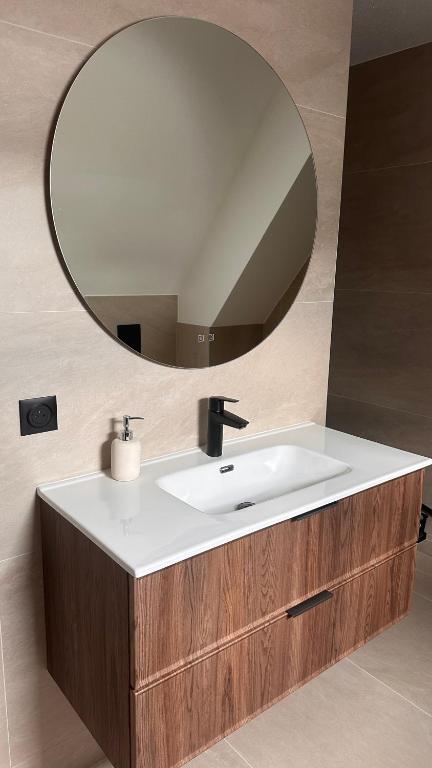 Superbe Duplex proche Centre ville Parking gratuit – photo 1
