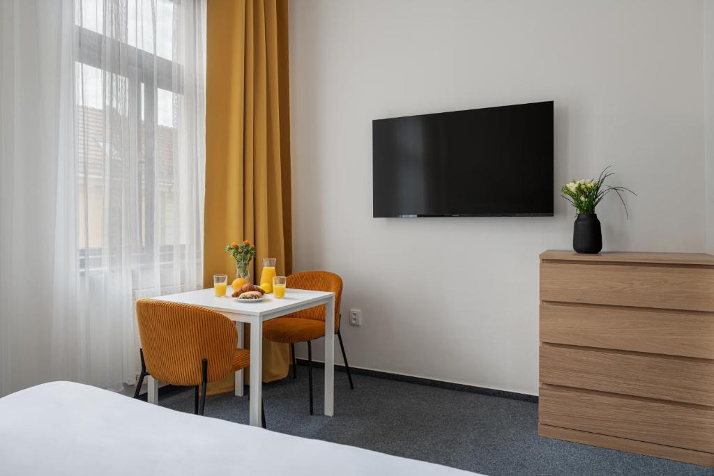 Riverside Hotel by goodnite cz - Resim 31