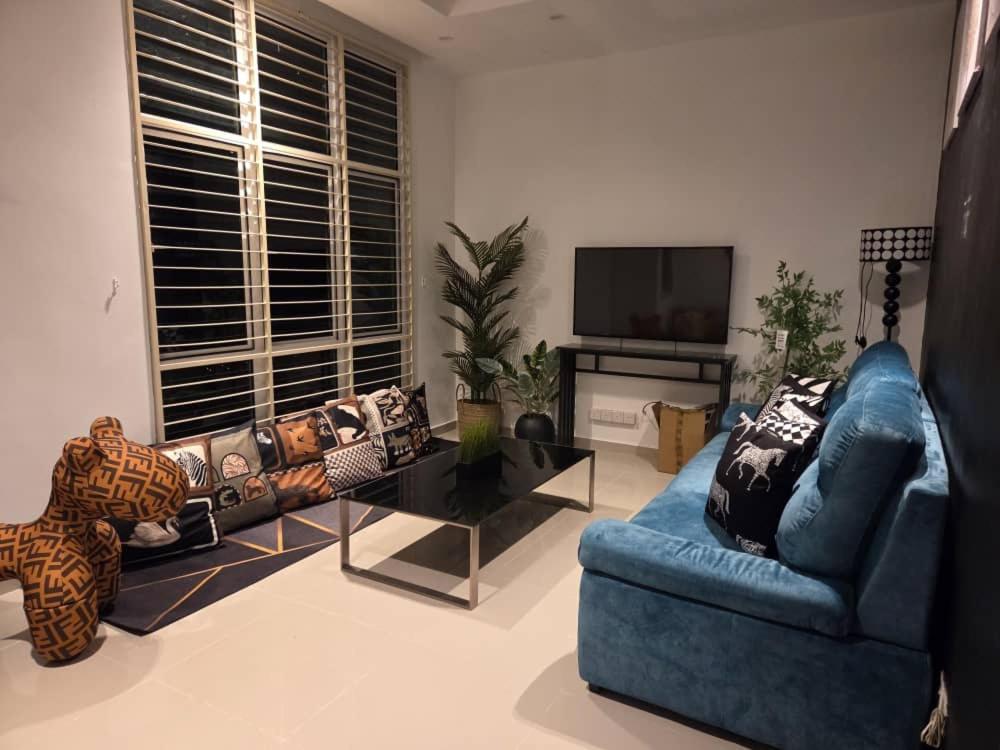 Μια τηλεόραση ή/και κέντρο ψυχαγωγίας στο Shamrock By Island Hospitality