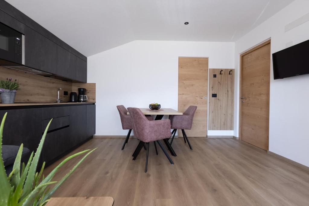Pension Kleon - Superior Appartement Met 1 Slaapkamer En Balkon
