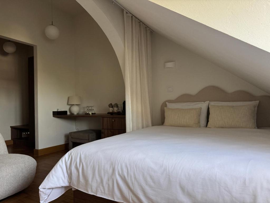 
Two-Bedroom Apartment with City View
