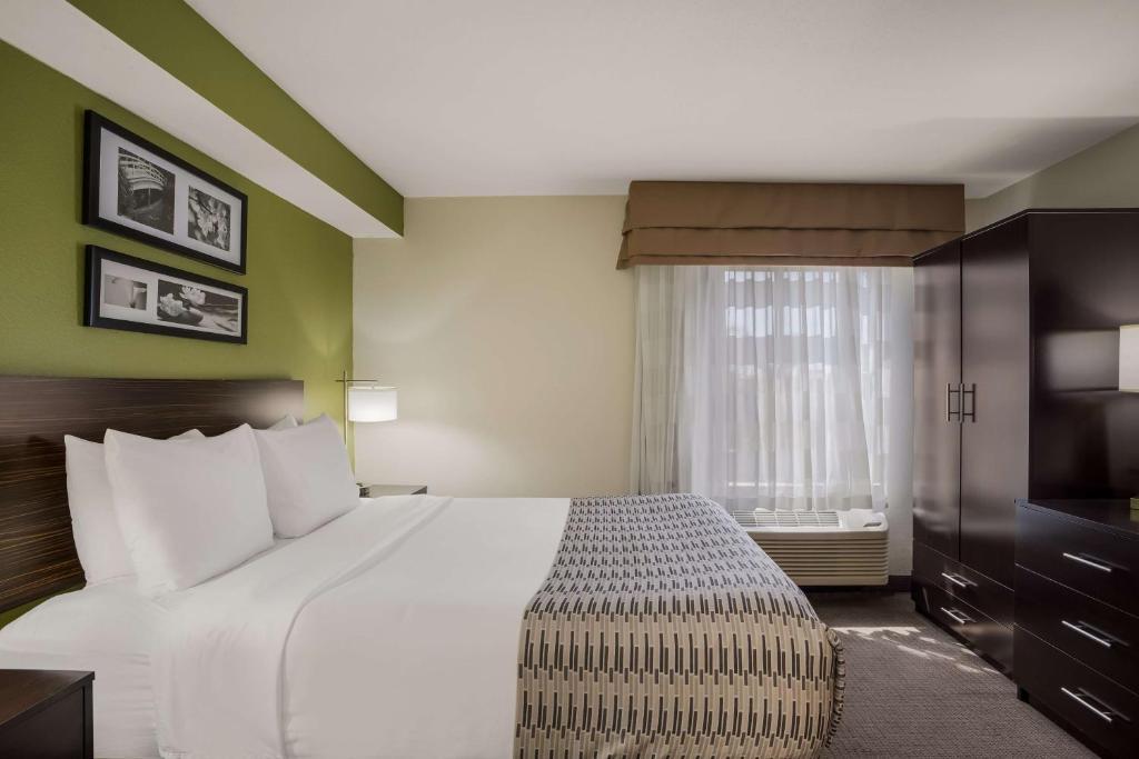 SureStay Plus by Best Western Mesa Superstition Springs photo