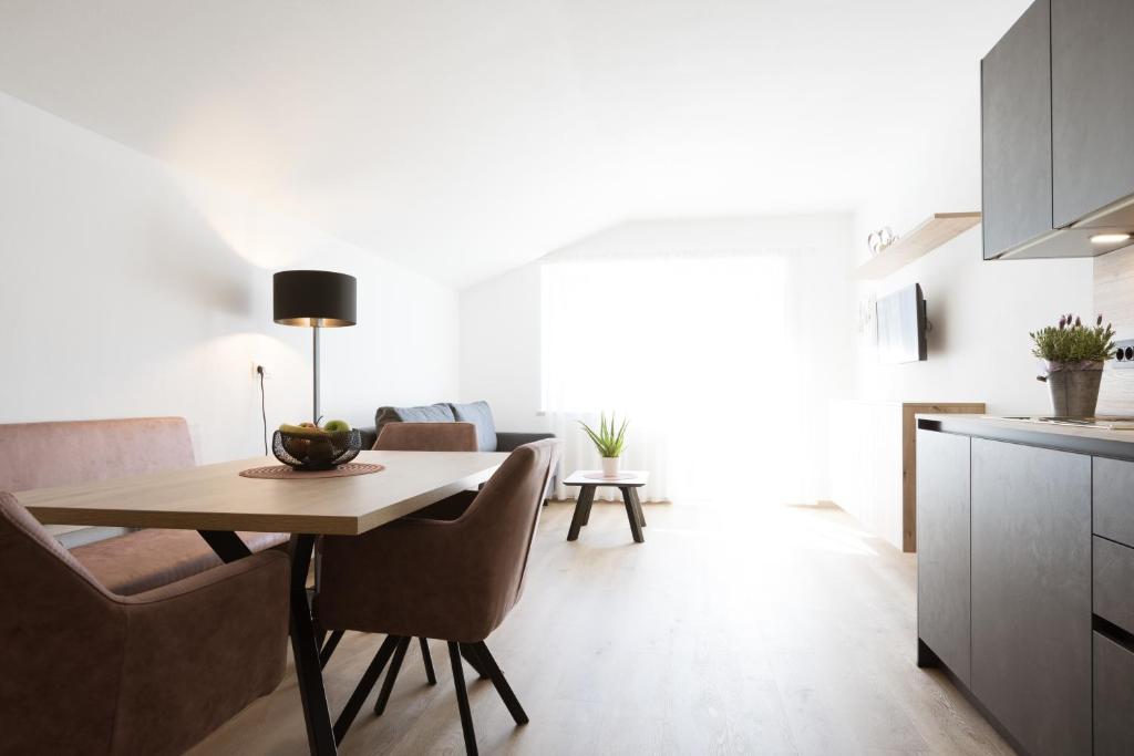 Pension Kleon - Superior Appartement Met 1 Slaapkamer En Balkon