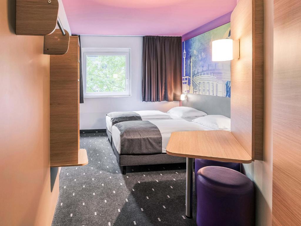 B&B Hotel Stuttgart-Vaihingen - Resim 15