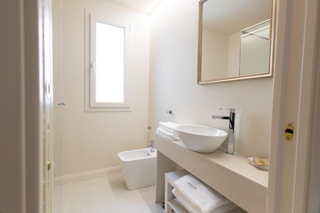 History Suite Riccione - Resim 22