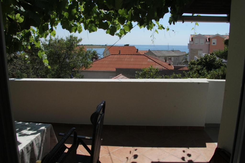Balkón nebo terasa v ubytování Bed & Breakfast Novalja Inn