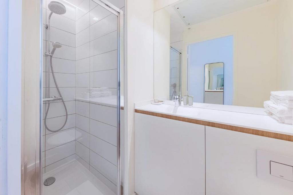 The Babel Community - République - Joliette - Resim 7