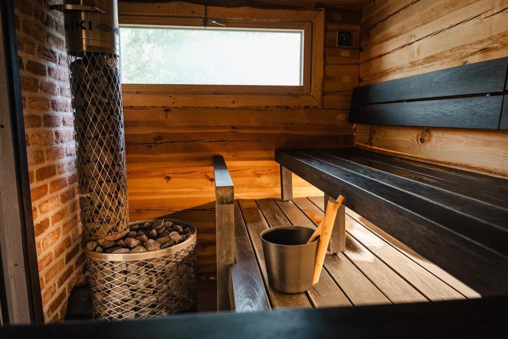 Φωτογραφία από το άλμπουμ του Lakefront log suite σε Lempaala