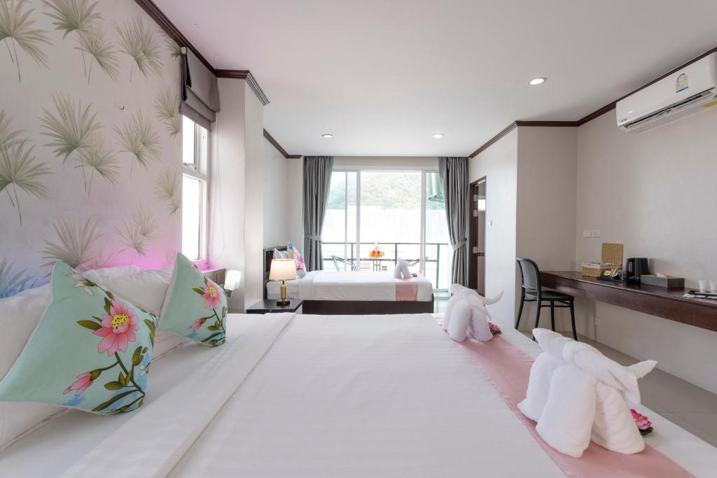 The Chic Patong Hotel - Resim 7