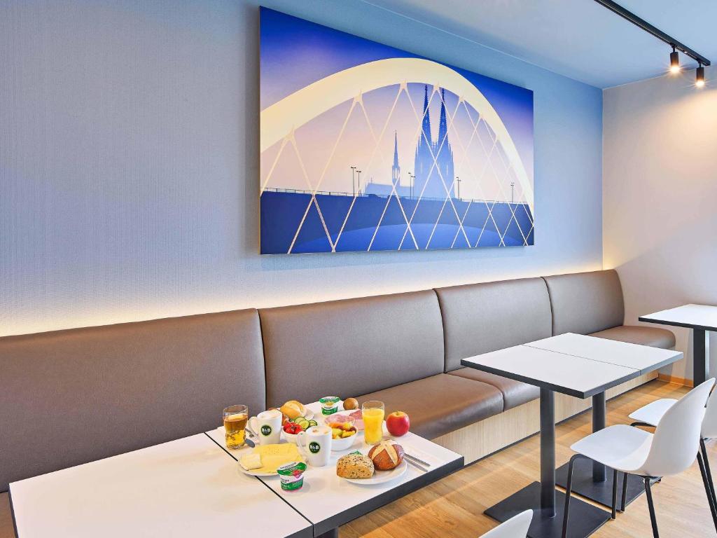 B&B Hotel Köln-Messe - Resim 4
