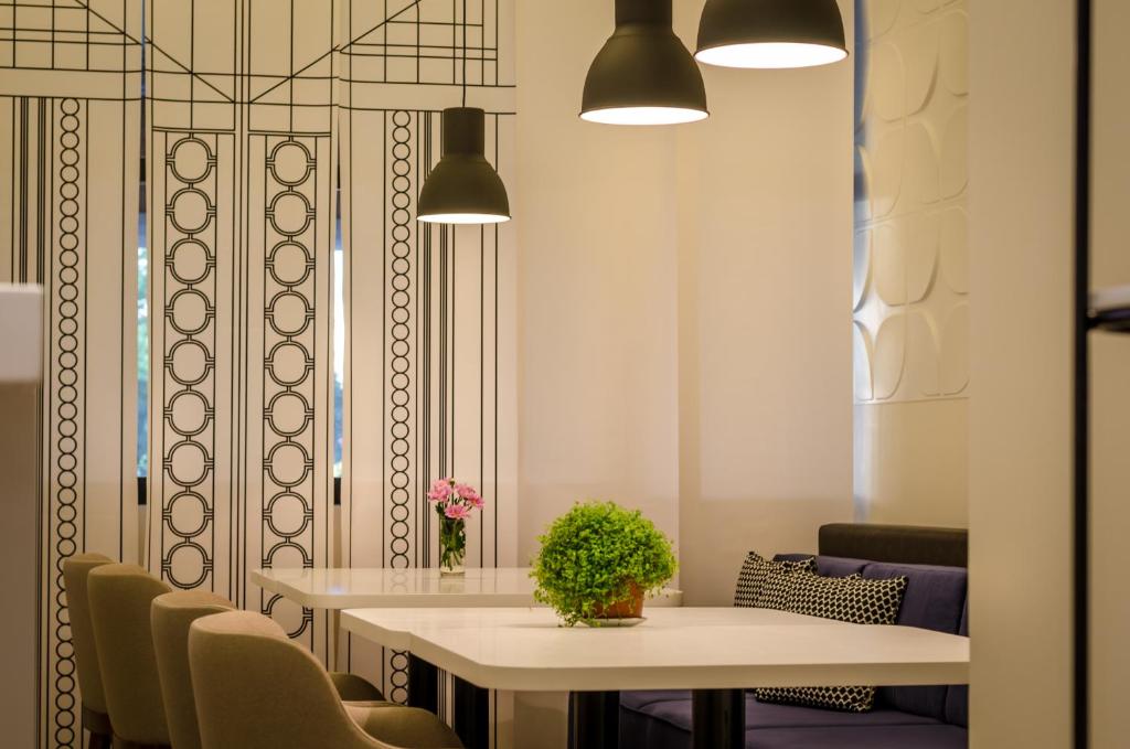 Hotel Passport - Resim 39