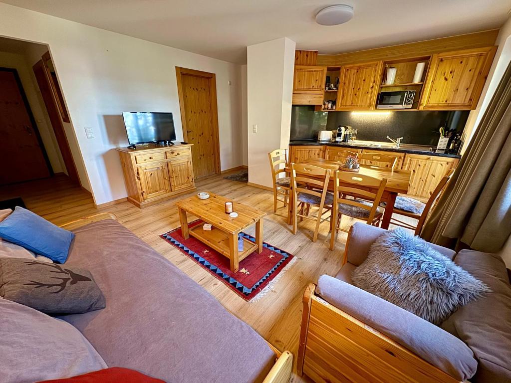 Cosy apartment ski in ski out in Haute Nendaz Pracondu, draps ...