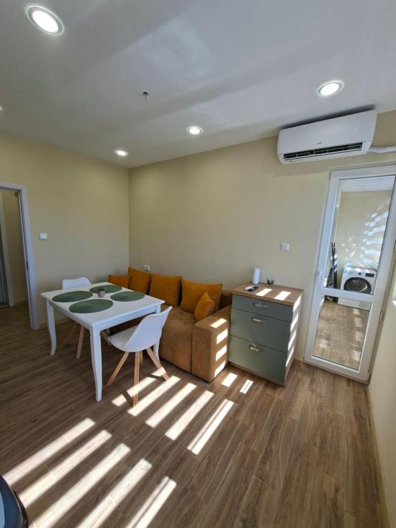 Bohemi Apartment