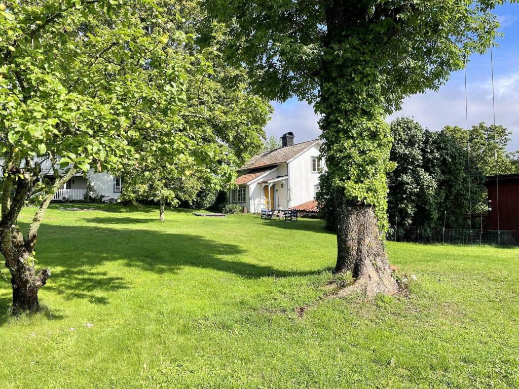 Zahrada ubytování 4 person holiday home in BJÖRKÖ-By Traum