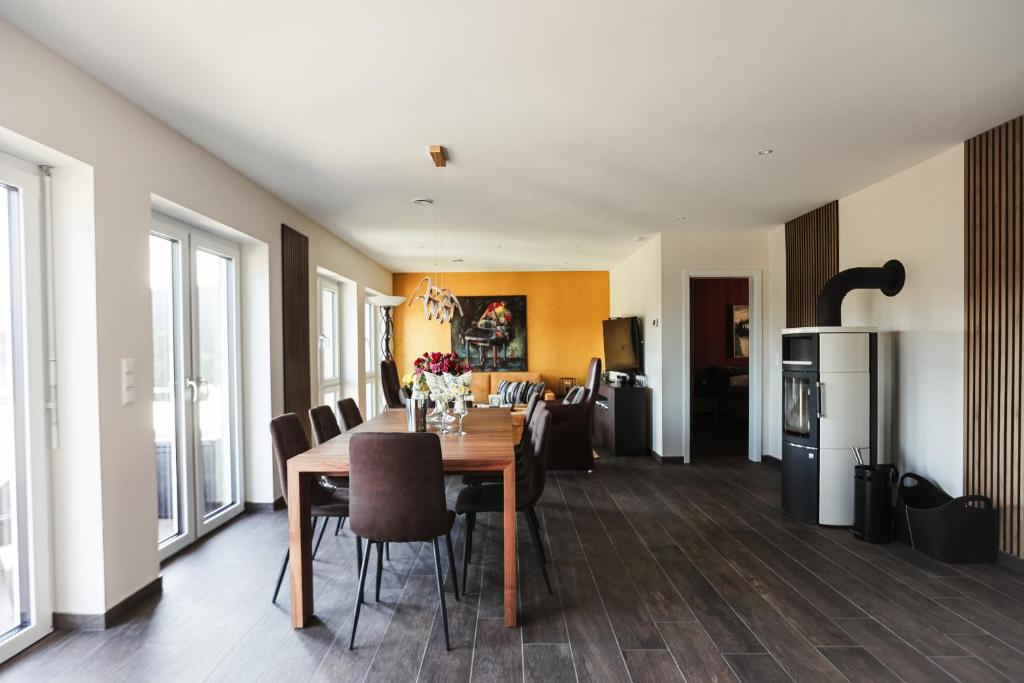 Η κουζίνα ή μικρή κουζίνα στο Neues Haus, Talblick 5, mit Sauna und wunderschönen Panoramablick