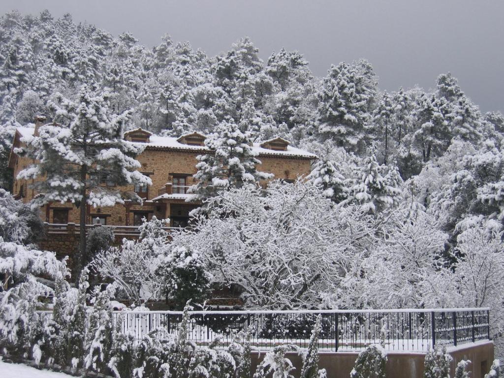 Hotel de Montaña Cueva Ahumada en invierno