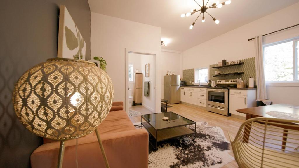 Φωτογραφία από το άλμπουμ του Flora Studio on the Lake σε Saint Martins