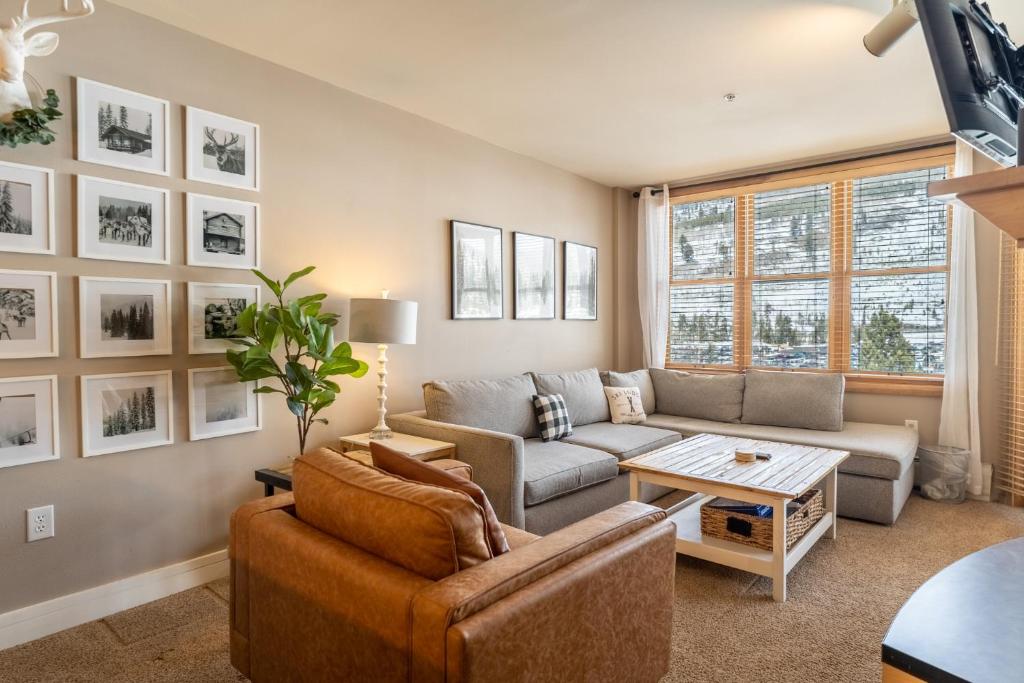 Posezení v ubytování Silver Mill 8266 by Summit County Mountain Retreats