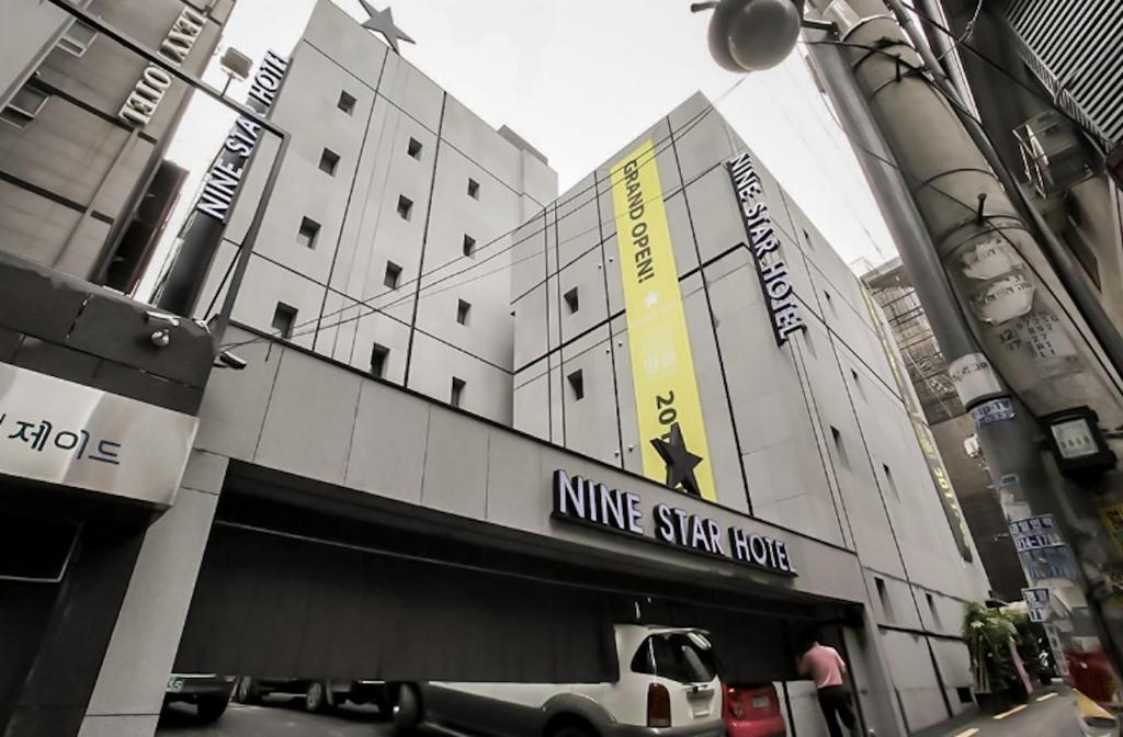 Το κτήριο όπου στεγάζεται  το μοτέλ