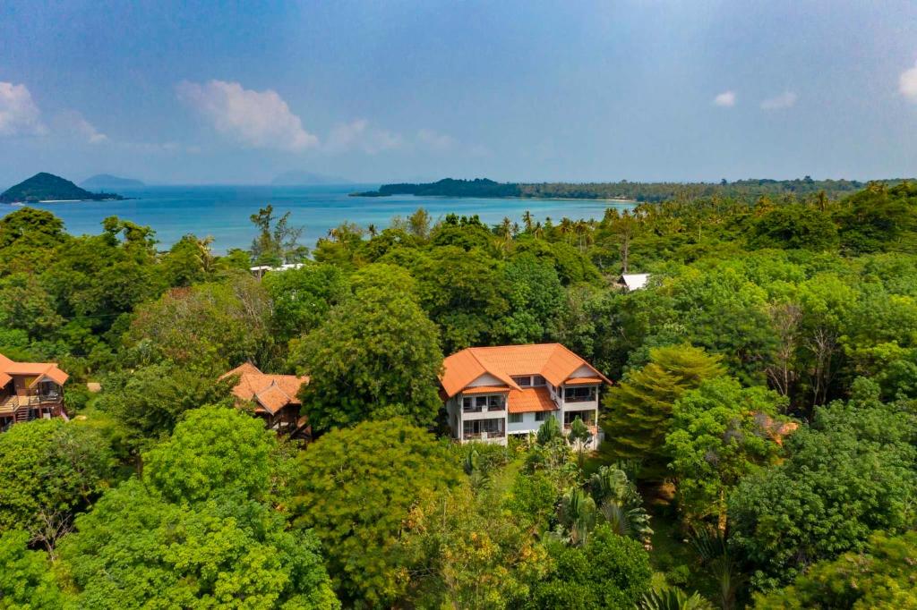 Landskap semula jadi dekat dengan apartmen