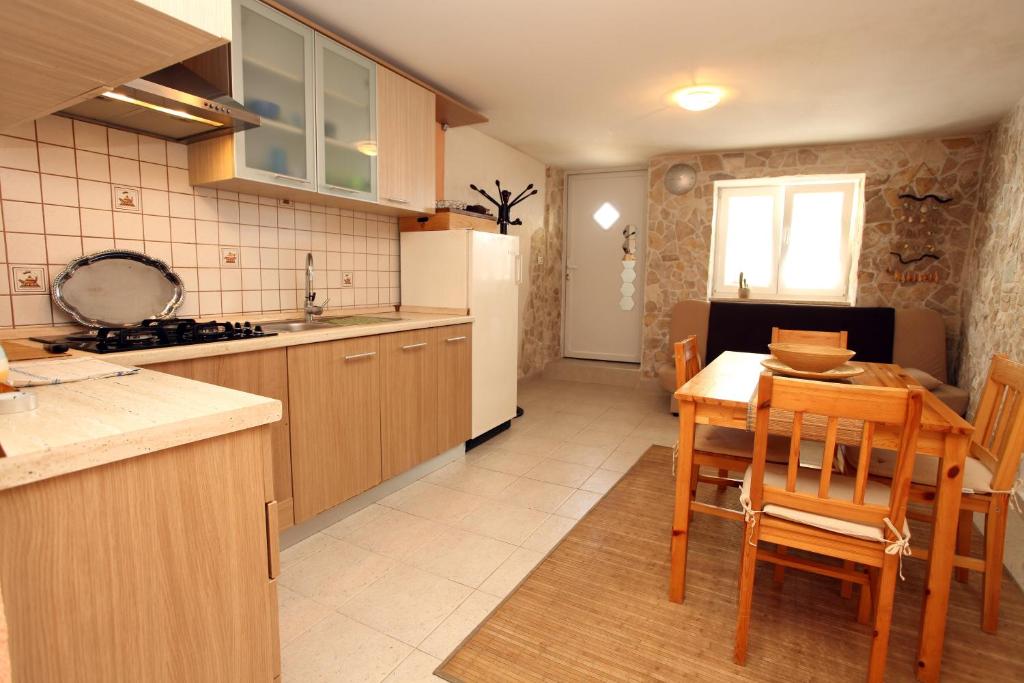 Kuchnia lub aneks kuchenny w obiekcie Lovely Apartment ES