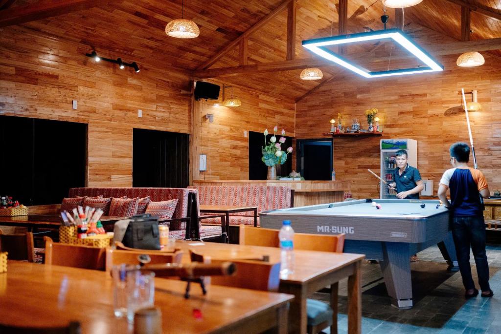 Ninh Binh Mountainside Bungalow - 1