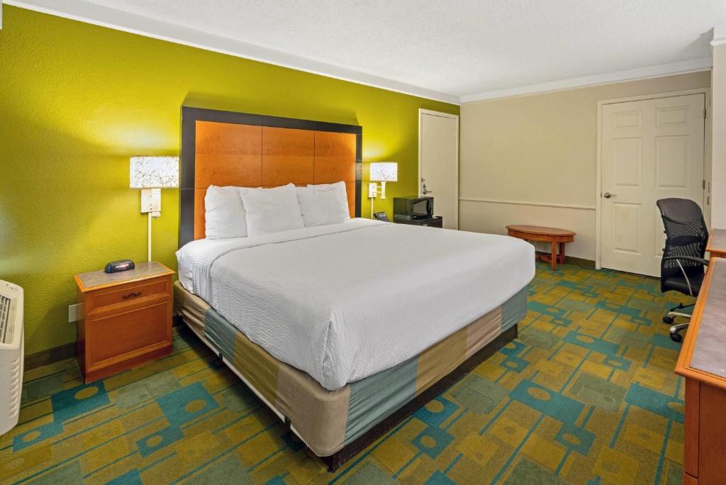 La Quinta Inn by Wyndham Phoenix North - 