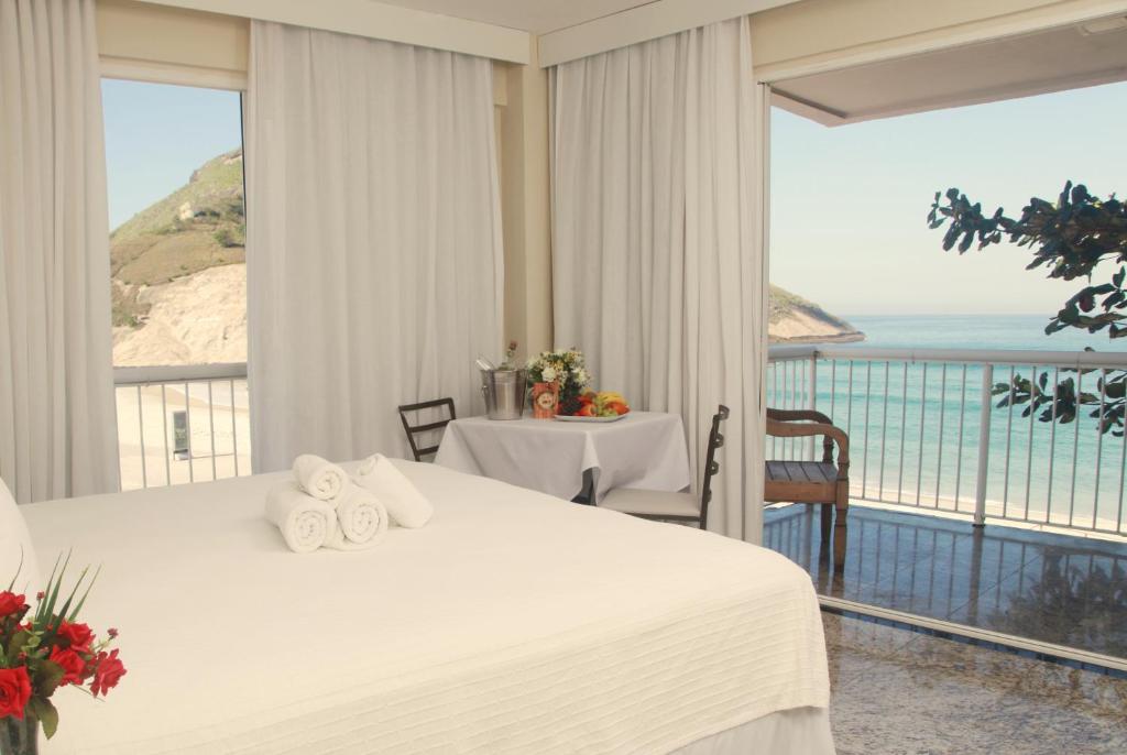  KS Beach Hotel
