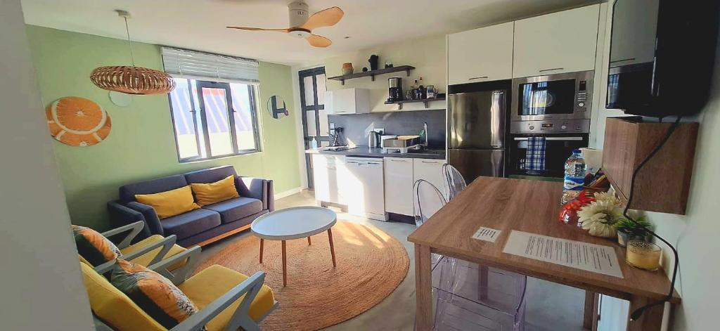 Modern apartment - Excellent location 50m from the beach, restaurants, bars, shops - 4