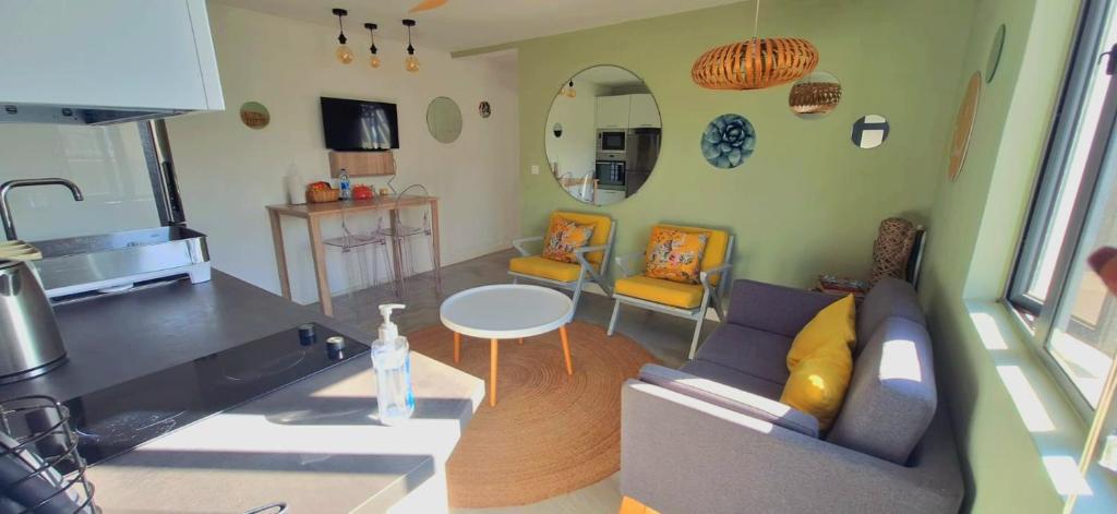 Modern apartment - Excellent location 50m from the beach, restaurants, bars, shops - 3