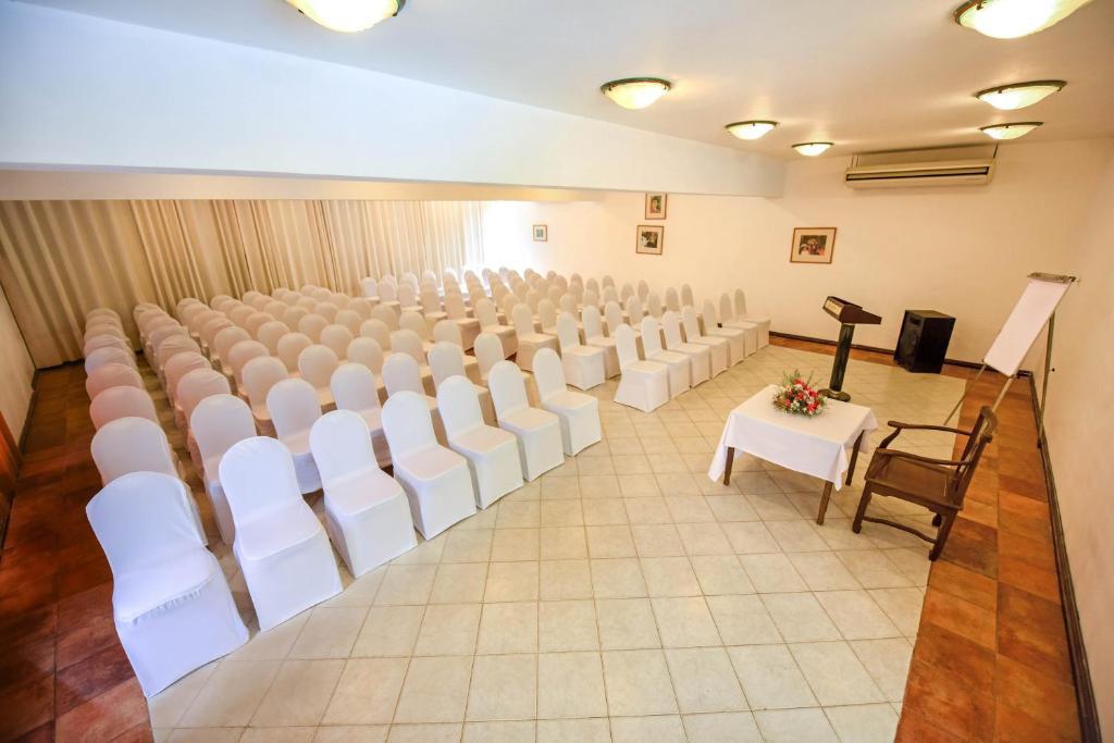 Konferenční prostory v ubytování Mandara Rosen Yala, Kataragama