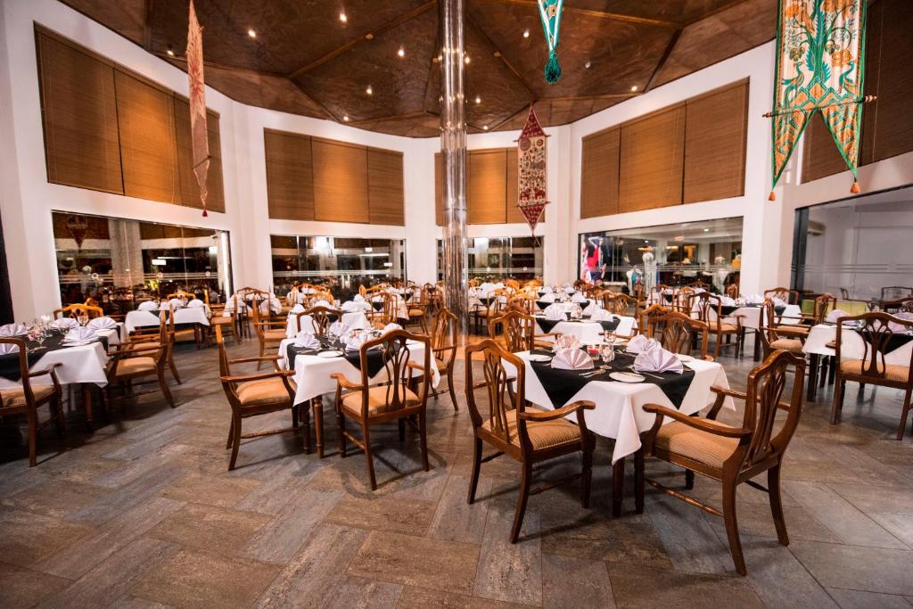 Restaurace v ubytování Mandara Rosen Yala, Kataragama