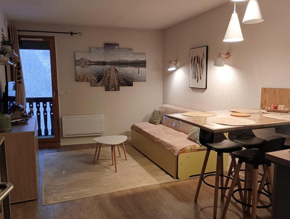 Χώρος καθιστικού στο Appartement T2, 20m des Pistes, En Relooking