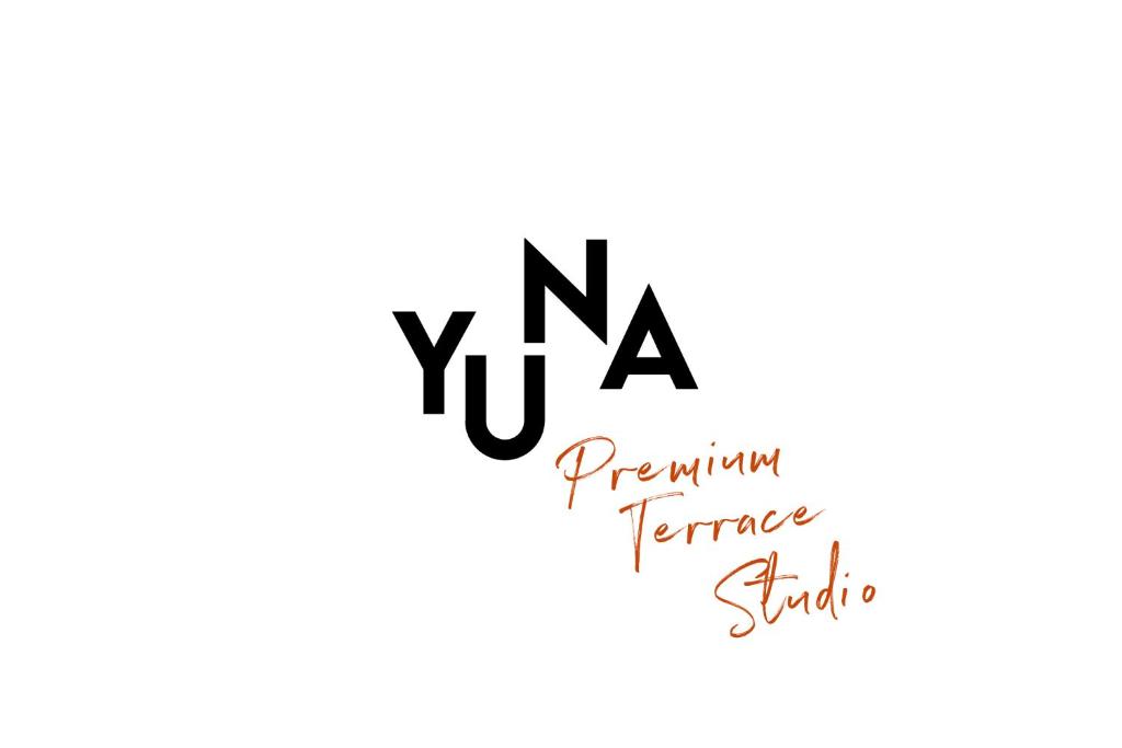 Yuna Porte-Maillot - ApartHotel photo