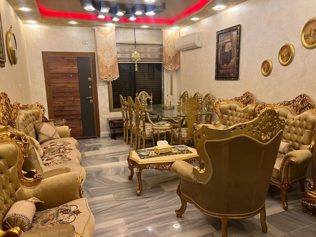 Χώρος καθιστικού στο No Stars