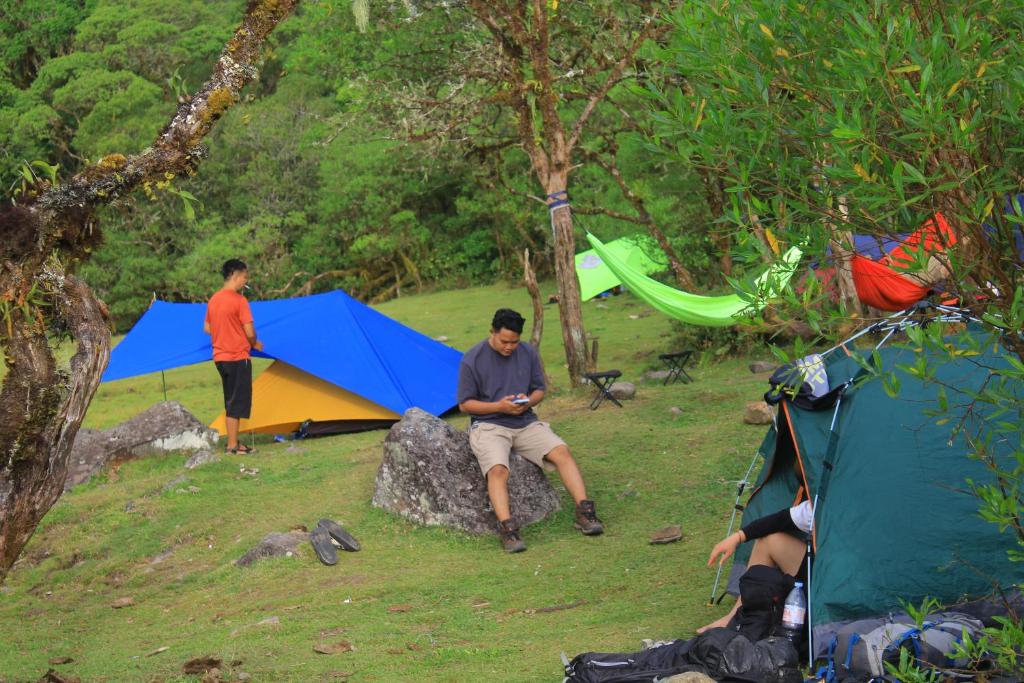 Επισκέπτες που μένουν στο Trekking and Camp Lembah Lohe 2D1N